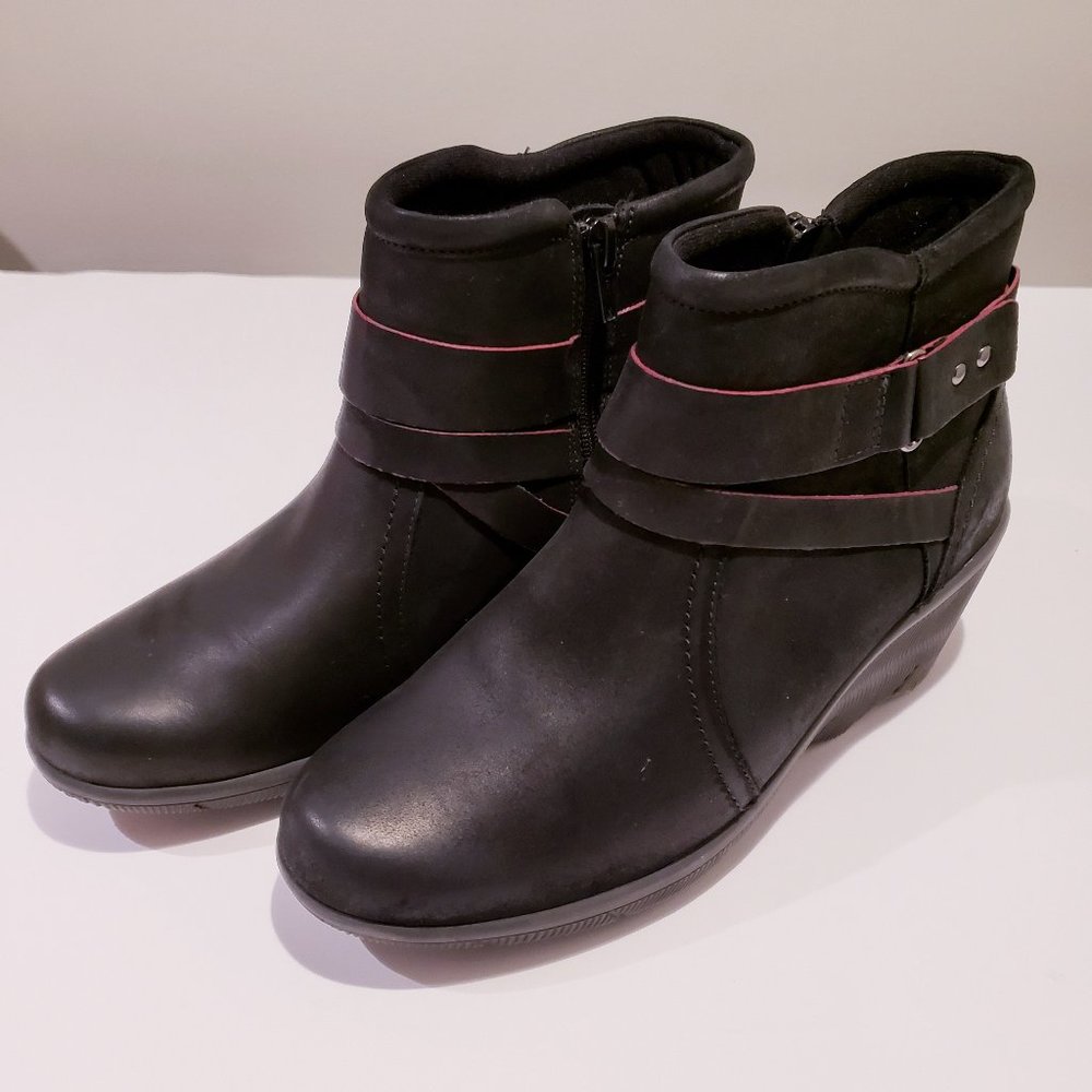 Rockport NB Cobb Hill 'REVhex' Wedge Boot/Booties